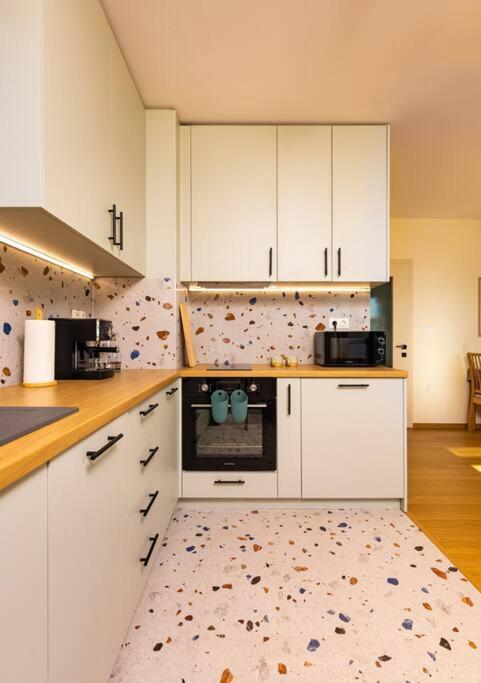 Hills View Central Apartment Plovdiv Esterno foto